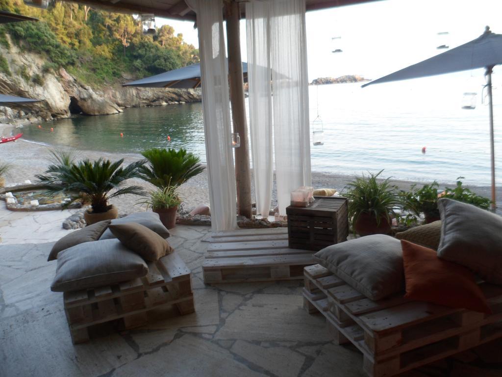 Bed and Breakfast Eco Del Mare Леричи Экстерьер фото